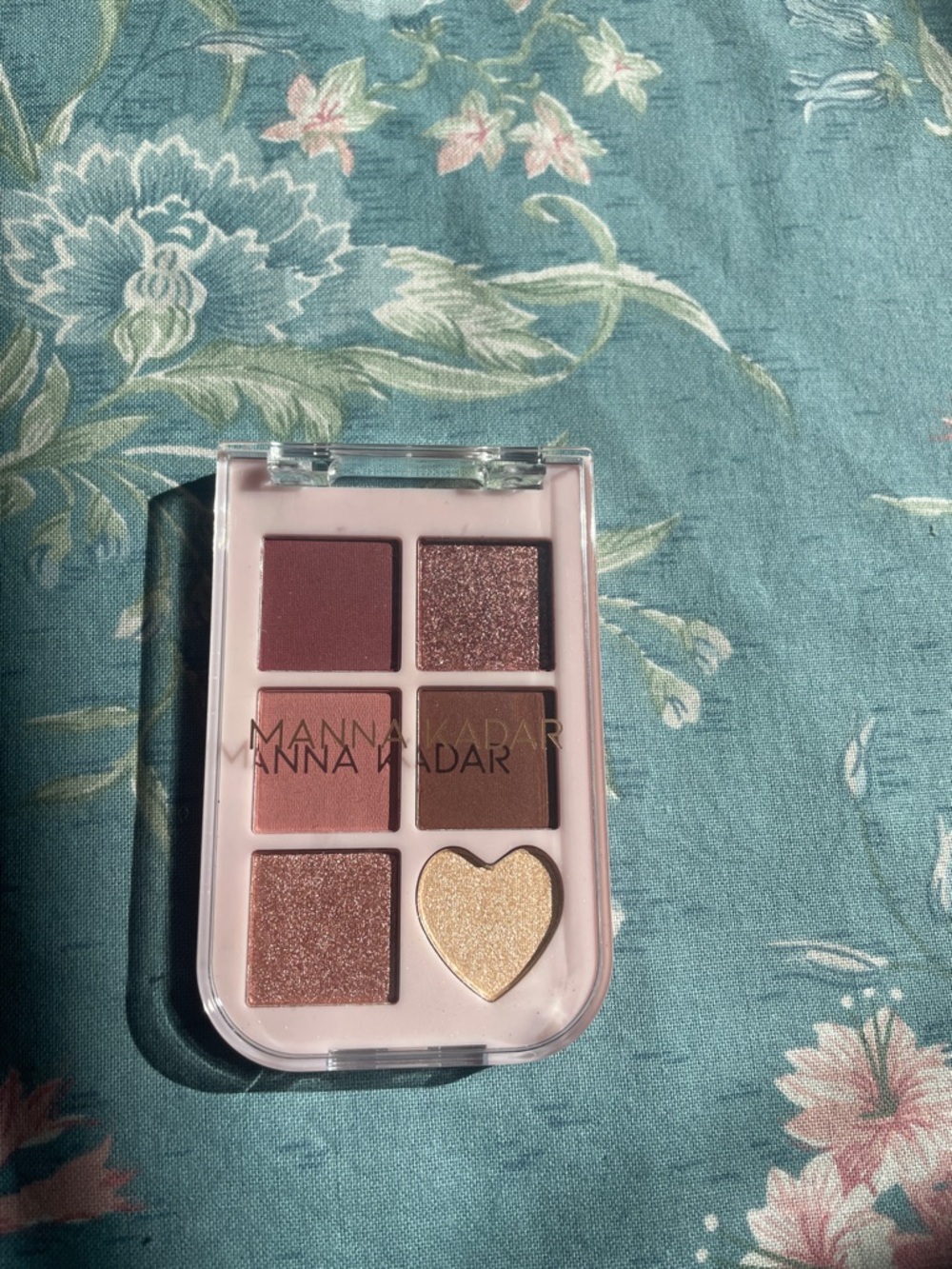 Manna Kadar Rose, Mauve & Gold Mini Eyeshadow Palette